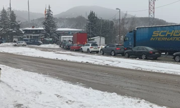 Hiqet ndalesa për qarkullim të automjeteve të rënda transportuese në aksin rrugor Kriva Pallankë - Deve Bair