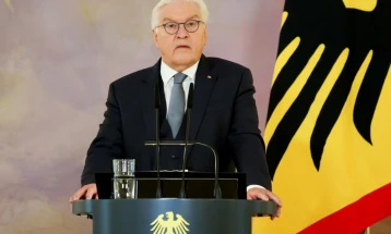 Presidenti gjerman e shpërndau Bundestagun dhe caktoi zgjedhje të parakohshme më 23 shkurt