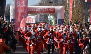 Дедомразовска трка на плоштадот во Скопје