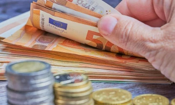 Rezervat devizore tejkaluan pesë miliardë euro