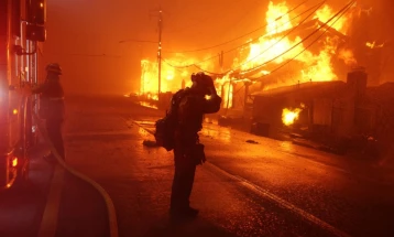 At least 10 confirmed dead as Los Angeles wildfires rage on