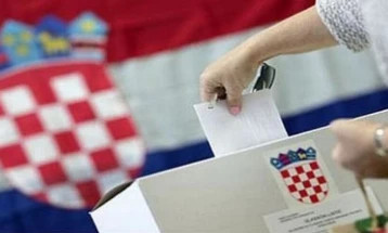 Croatians vote in presidential runoff