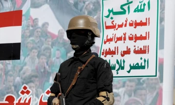 Huthët liruan njëanshëm 153 të burgosur të luftës