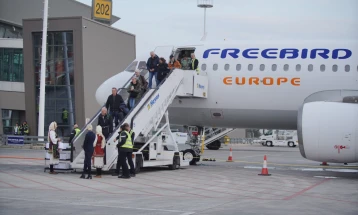 Në Aeroportin ndërkombëtar Shkup arriti çarter fluturimi i parë i 