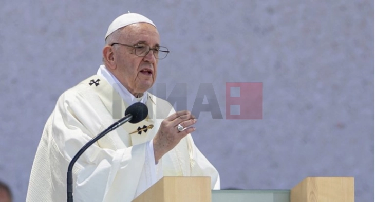 Women and mothers are needed for world peace, pope says on New Year