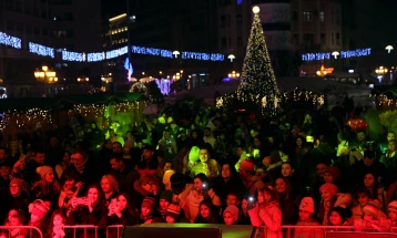 Заврши двонеделната празнична програма на Плоштадот „Македонија“