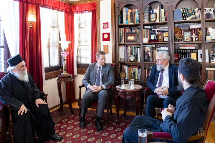 Претставници на  Амбасадата на САД во посета на Бигорскиот манастир