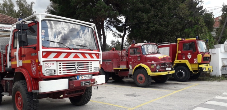 Запален отпад и стрниште на висок предел во Мариово