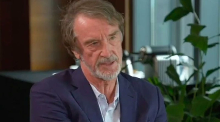 Сер Џим Ретклиф ги намалува платите на играчите на Манчестер Јунајтед, ќе им понуди поголеми бонуси