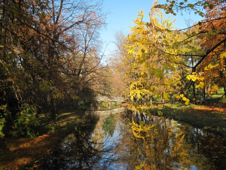 Weather: Sunny with northern wind; high 17°C