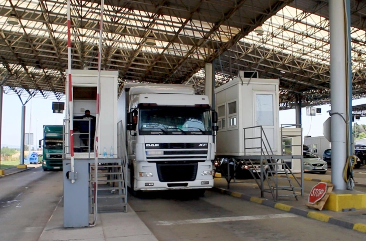 Царинска управа: Вратени 69 камиони поради несоодветен сертификат за возач