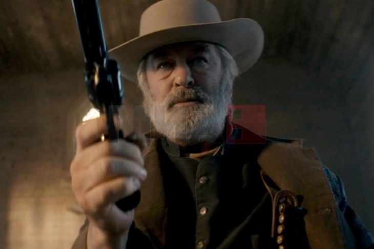 Озлогласениот филм „'Рѓа“ со Алек Болдвин го доби првиот трејлер