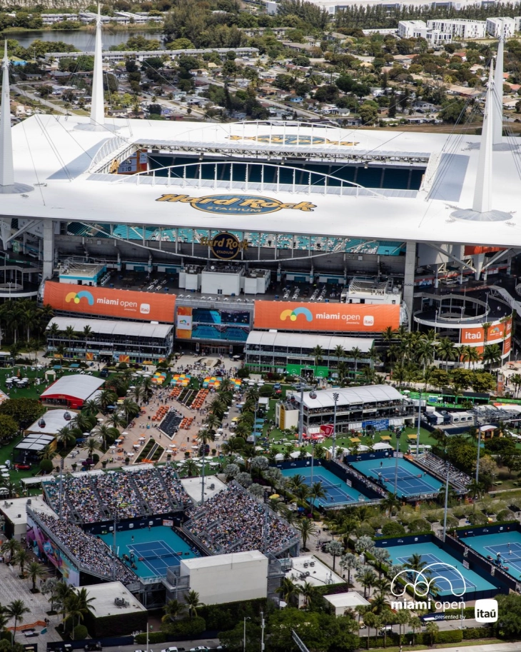 Одложен чегтвртфиналниот дуел меѓу Ѓоковиќ и Корда