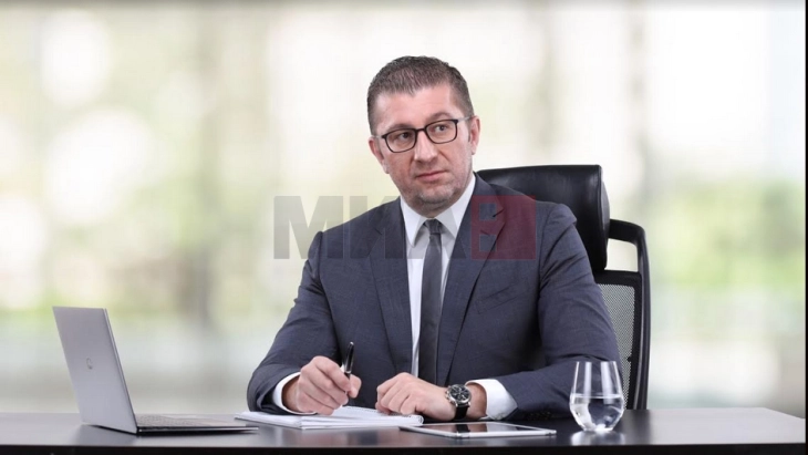 Mickoski: Së bashku, përmes bashkëpunimit, bashkëjetesës, respektit të ndërsjellë, vlerave dhe parimeve do vazhdojmë ta ndërtojmë Maqedoninë si një shtet më të avancuar