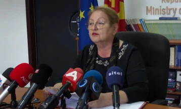 Minister Janevska: 7-percent pay raise in April for teachers, school staff