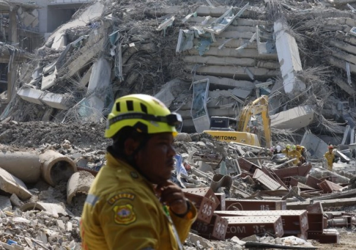 Mbi dy mijë viktima nga tërmeti në Mjanmar