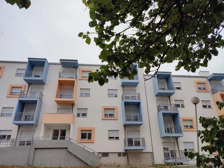 Mosfunksionimi i rrjetit të hidranteve dhe daljet e bllokuara të evakuimit, problemet më të shpeshta në ndërtesat e banimit