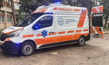 Ново амбулантно возило за Општата болница во Кочани донираа општествено одговорни компании