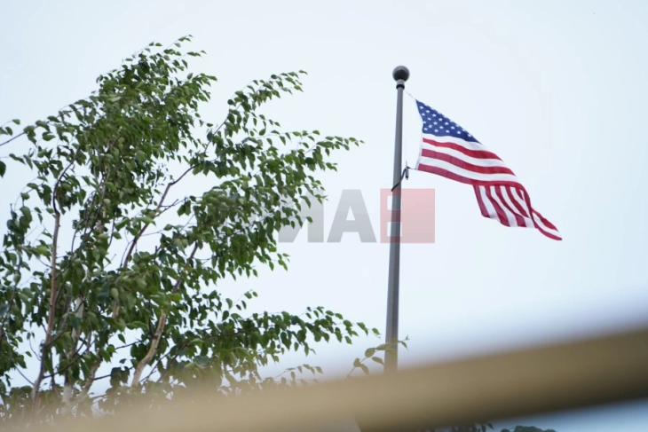 Ambasada e SHBA-së në Shkup apelon që mbajtësit e vizave t'i ndjekin ligjet dhe rregullat amerikane