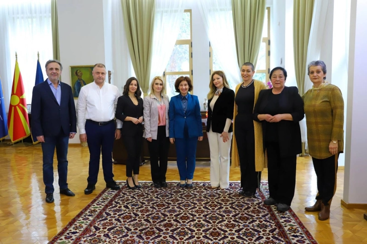 Siljanovska Davkova: Çdo fëmijë mund të vijë në shprehje nëse i jepet shansa