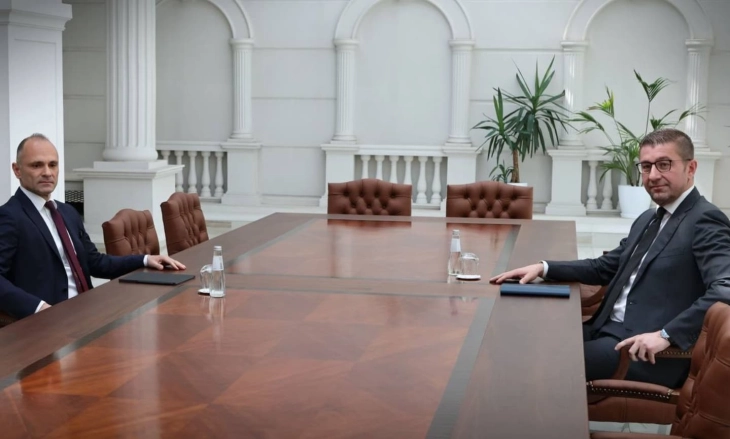 Meeting between PM and opposition leader ends