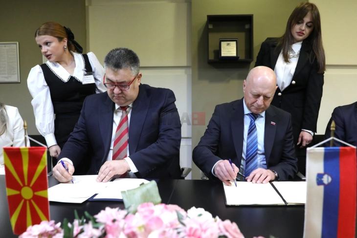 Nënshkruhet memorandum për bashkëpunim me Slloveninë në fushën e administratës publike