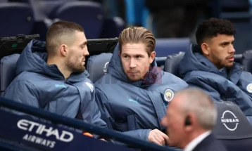 De Brujne publikoi një lamtumirë emocionale me Mançester Sitin