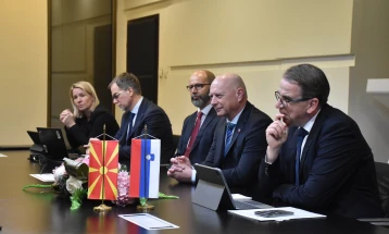 Props në takime pune në Shkup: Sllovenia e mbështet reformën në administratën publike të vendit