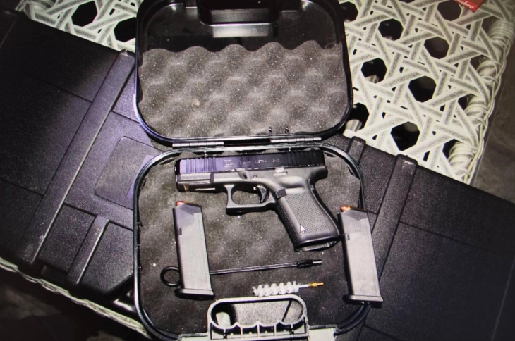 MPB: Privohet nga liria një person, një tjetër në kërkim, lidhur me të shtënat e publikuara në 