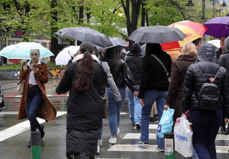 Pranvera me periudha të paqëndrueshme dhe me shi, mundësi që lumenjtë të dalin nga shtrati dhe rrëshqitje të dheut