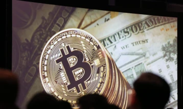 Çmimi i bitkoinës ka rënë ndjeshëm