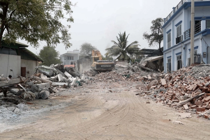 Reshjet e shiut e vështirësojnë rikuperimin pas tërmetit në Mianmar në të cilin jetën e humbën mbi 3.500 persona