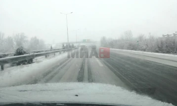 Ende është aktive ndalesa për qarkullimin e mjeteve të rënda në rrugën Tetovë - Kodrën e Diellit