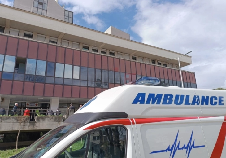 Në spitalet në vend janë duke u mjekuar shtatë pacientë nga të lënduarit në Koçan, jashtë vendit mbesin 64 pacientë