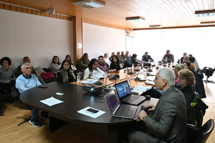 Во Ресен се одржа состанок за заштита на Преспанско Езеро