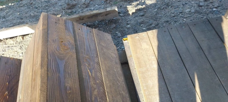 Вандализирана урбана опрема во новоизградениот парк „Топлик“ во Гевгелија