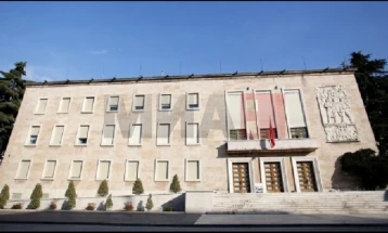 Shqipëria përkohësisht i heq vizat për shtetasit e pesë vendeve për qëllime turistike