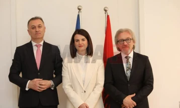 Ministri Limani në Tiranë u takua me ministrat Koçiu dhe Gutiç