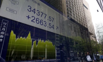 Asian stock markets rise after Trump suspends new tariffs