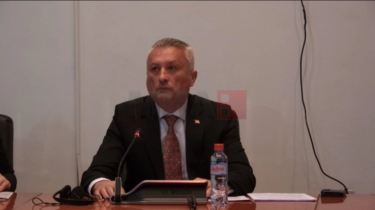 Filloi seanca e komisionit për shqyrtimin e kandidaturave për anëtarë të Këshillit Programor të RTVM-së, do të vazhdojë pas pauzës së dhënë