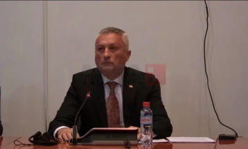 Filloi seanca e komisionit për shqyrtimin e kandidaturave për anëtarë të Këshillit Programor të RTVM-së, do të vazhdojë pas pauzës së dhënë