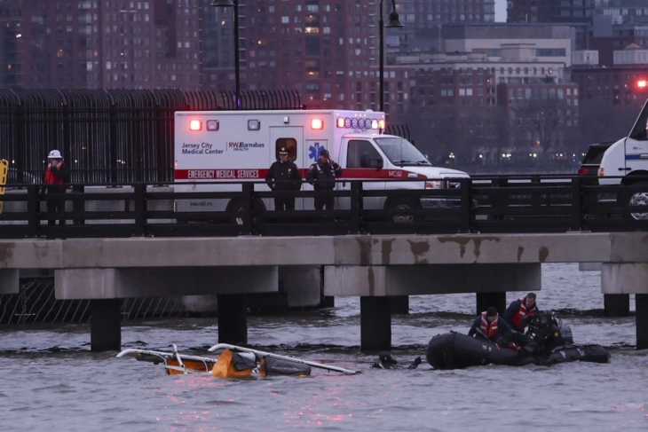 Six dead after helicopter crashes into Hudson River in New York