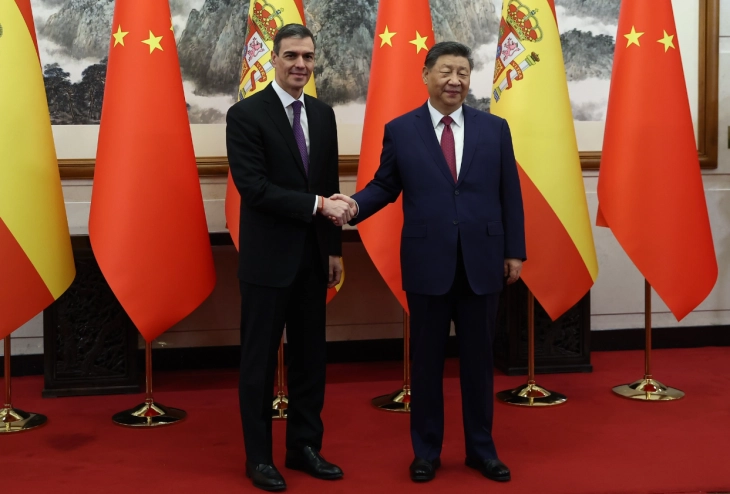 Средба Си-Санчез во Пекинг: Трговската војна значи самоизолација на САД