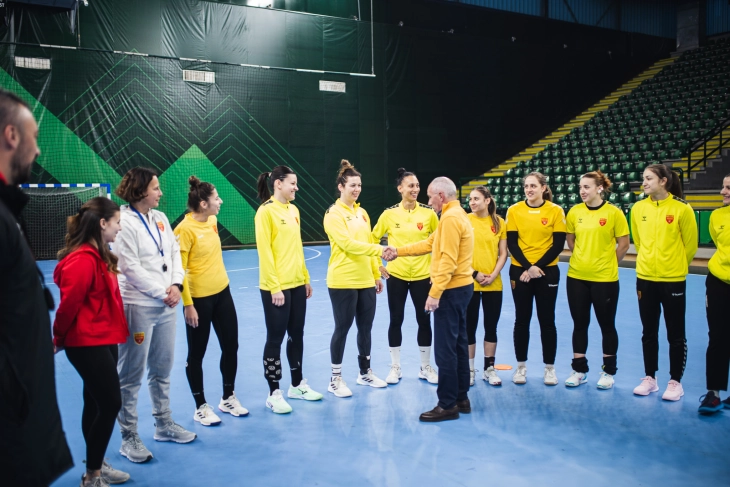 Градоначалникот Коњановски ги посети ракометарките на македонската репрезентација