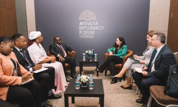 Takim i presidentes së Kosovës, Osmani me presidentin e Republikës së Sierra Leones, Julius Maada Bio