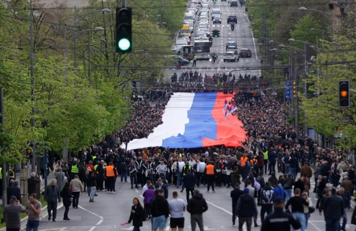 Со пораки за зачувување на единството во Белград одржан првиот ден од митингот „Не ја даваме Србија“