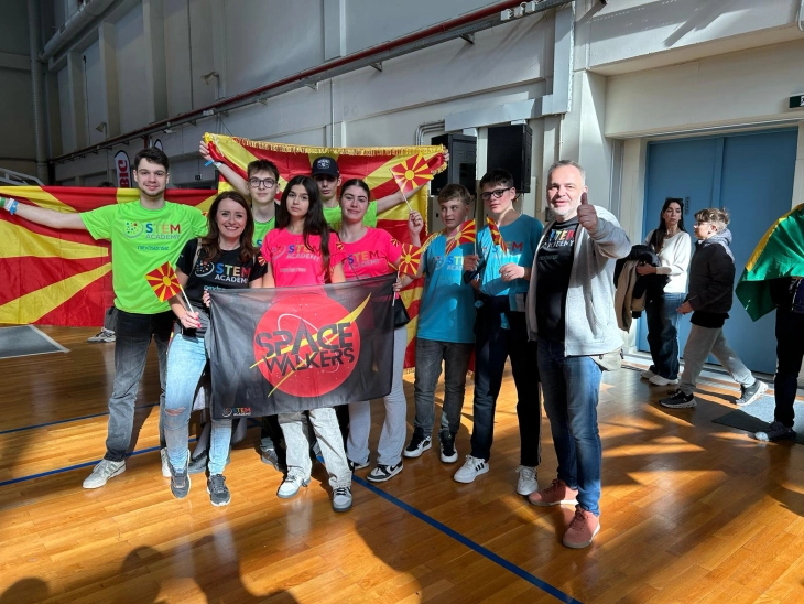 Македонски тимови од СТЕМ Академијата учествуваат на натпревар во роботски спортови на грчкиот остров Крит