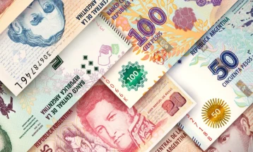 Argentina to lift currency controls after securing new IMF loan