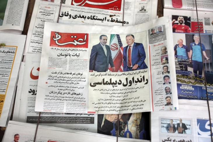 Pas rreth dy orëve përfunduan bisedat bërthamore iraniane-amerikane në Oman