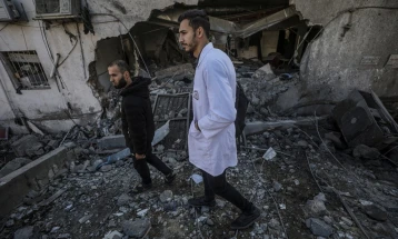 Raketa izraelite e qëlluan spitalin Al-Ahli në Gazë